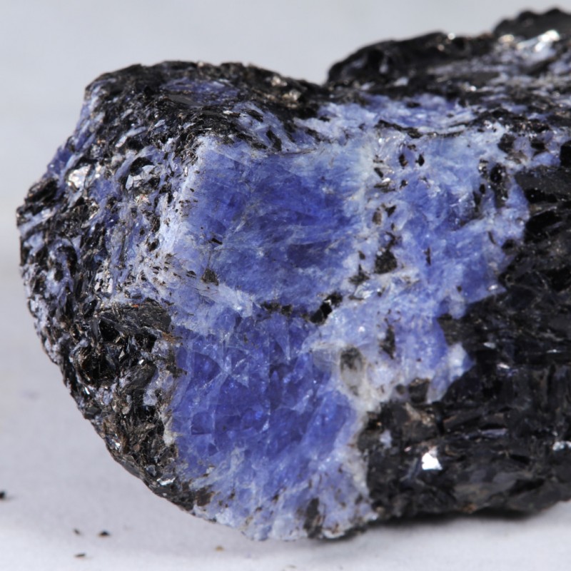 Saphir Bleu sur Biotite - Madagascar