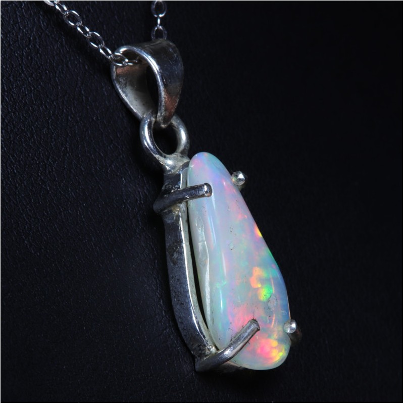 Pendentif Opale polie d'Ethiopie sertie argent 925