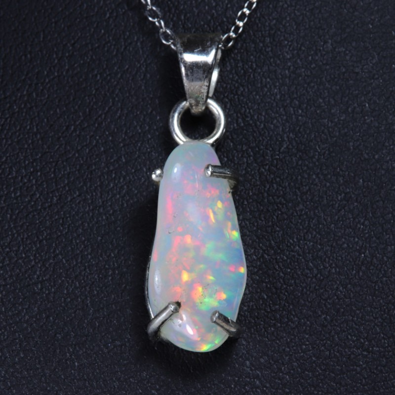 Pendentif Opale polie d'Ethiopie sertie argent 925