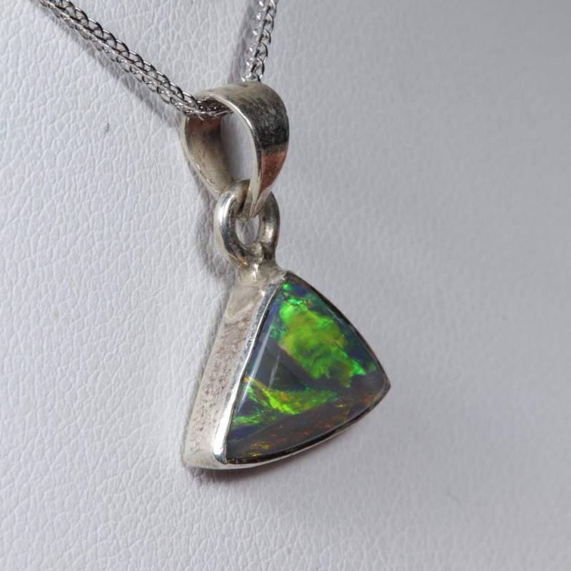 Pendentif Opale Semi Noire d'Australie sertie argent 925