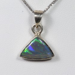 Pendentif Opale Semi Noire d'Australie sertie argent 925