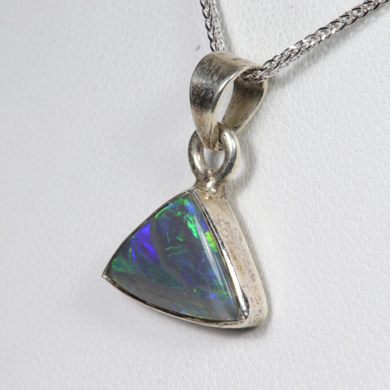 Pendentif Opale Semi Noire d'Australie sertie argent 925