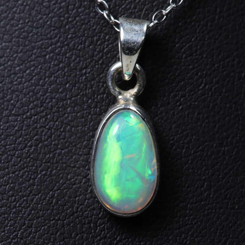 Pendentif Opale d'Ethiopie sertie argent 925