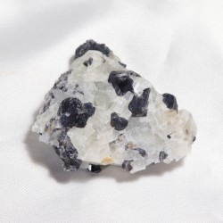 Spinelle sur Calcite - Madagascar