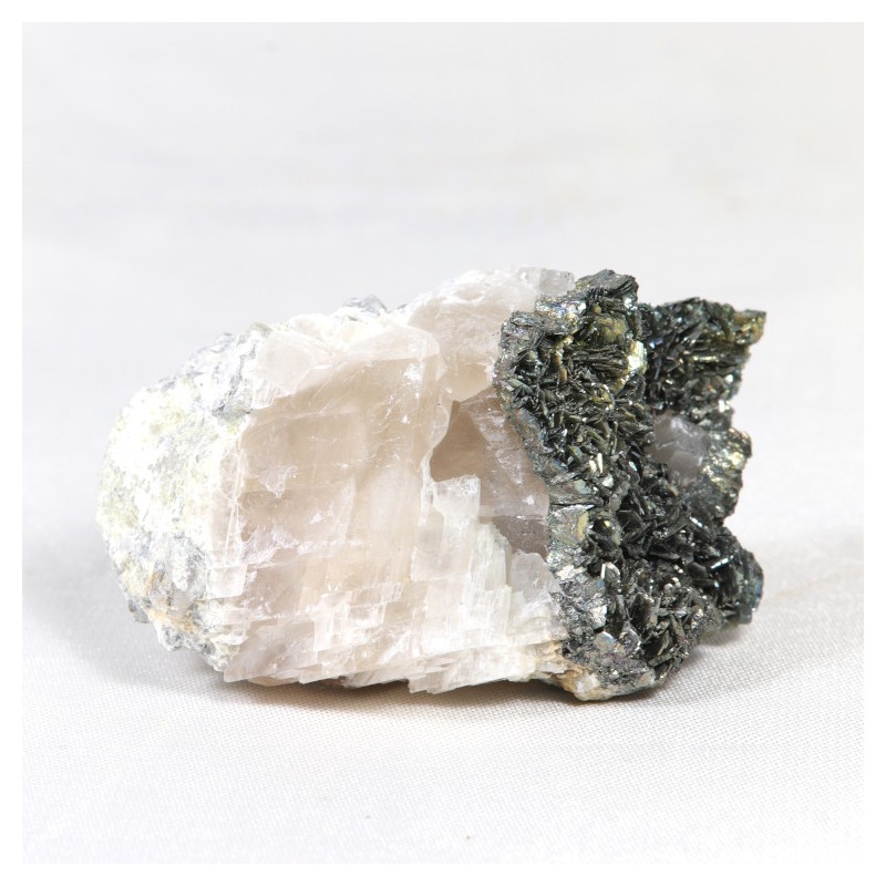 Marcassite sur Calcite - Saint-Peray, Ardèche, France