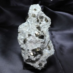 Pyrite sur matrice