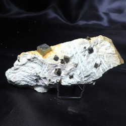 Pyrite sur matrice