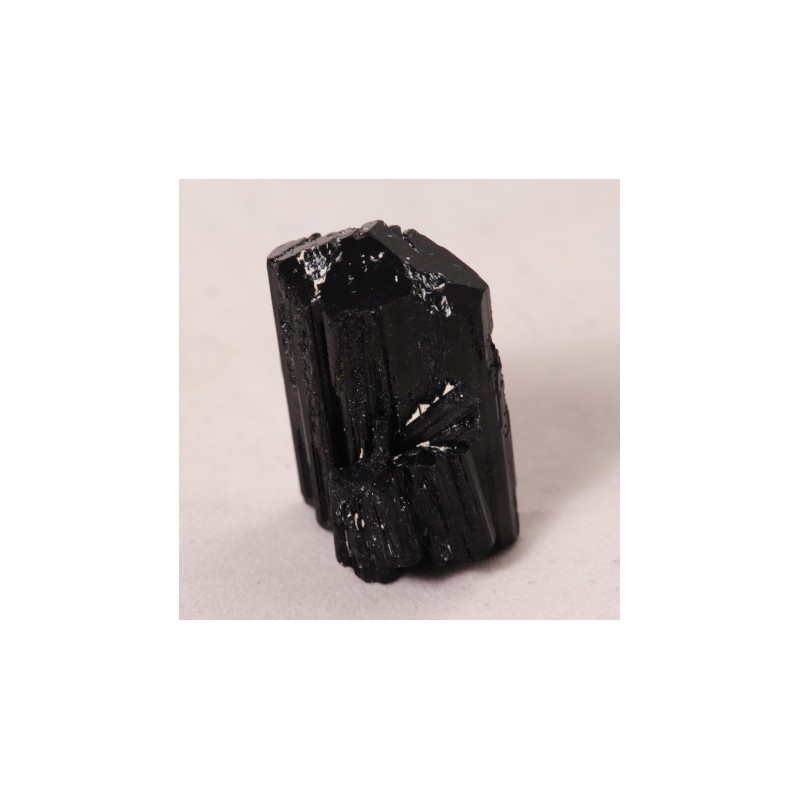 Pierre brute tourmaline noire