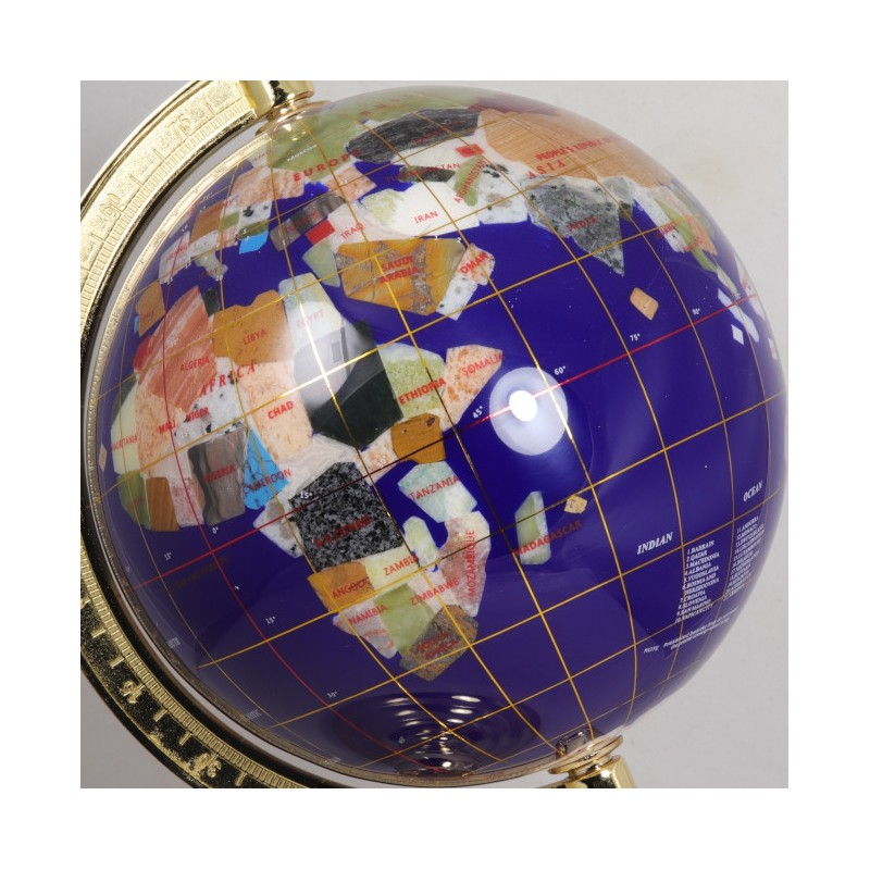 Globe terrestre bleu avec continents en pierre