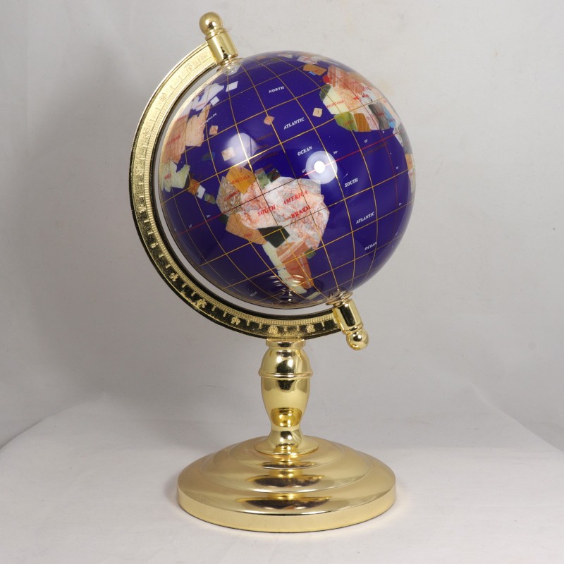 Globe terrestre bleu avec continents en pierre