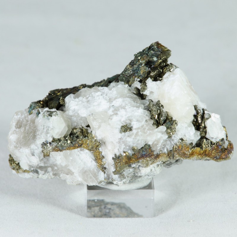 Marcassite sur Calcite - Saint-Peray, Ardèche, France