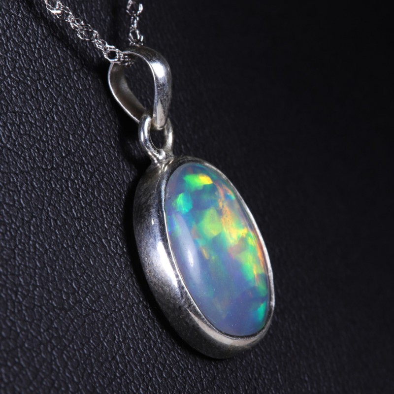 Pendentif Opale d'Ethiopie sertie argent 925